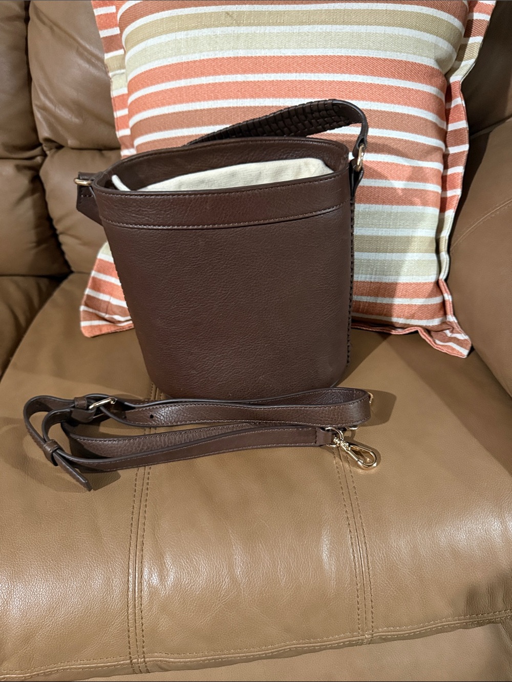 J. Jill Brown Bucket Shoulder Bag and crossbody with Cream Drawstring - Picture 7 of 7
